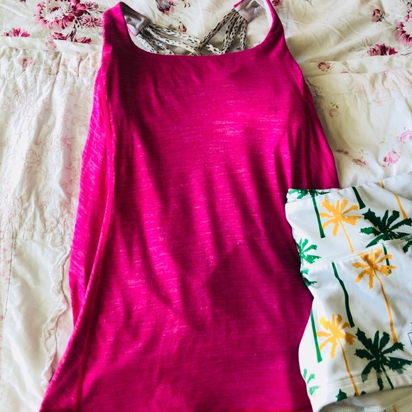 Free to be wild lululemon two in one tank - Picture 2 of 6